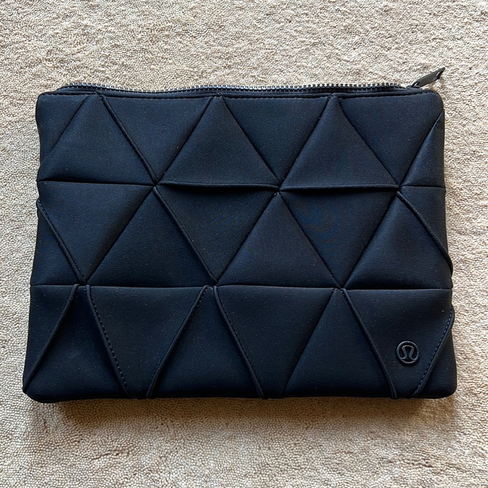 Lululemon clutch